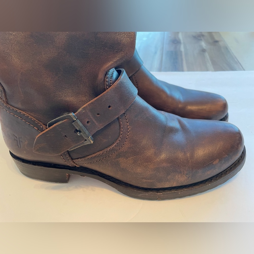 Beautiful brown Frye distressed boots
